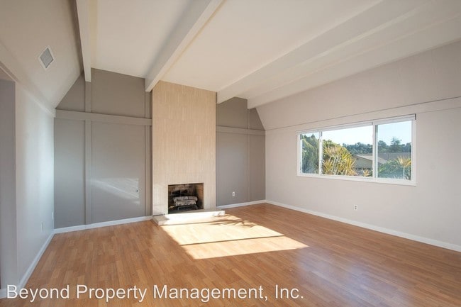 Building Photo - 4 br, 2 bath House - 5465 Pire Ave.