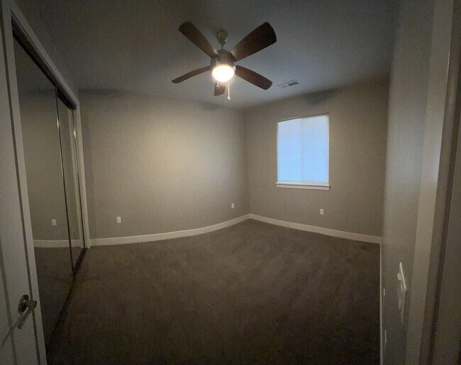 Bedroom 1 - 810 S Dixie Dr