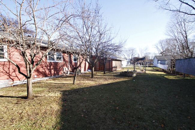 Building Photo - 675 Grand Ave