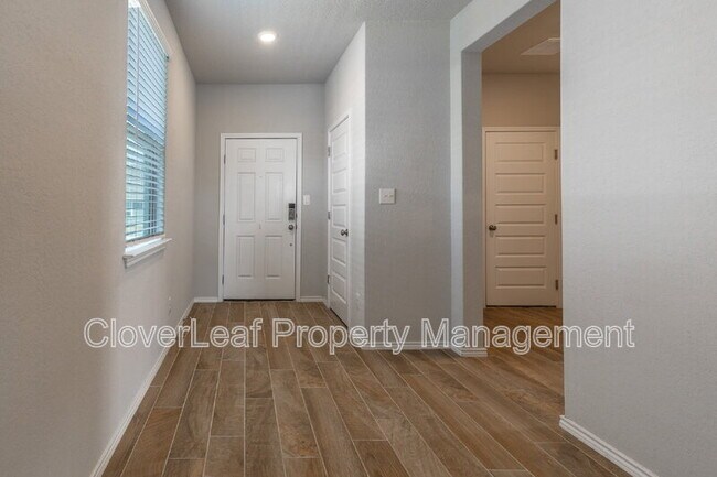 Foto del edificio - 238 Jaycen Ln