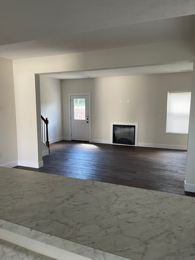 Building Photo - 4235 Otter Creek Dr