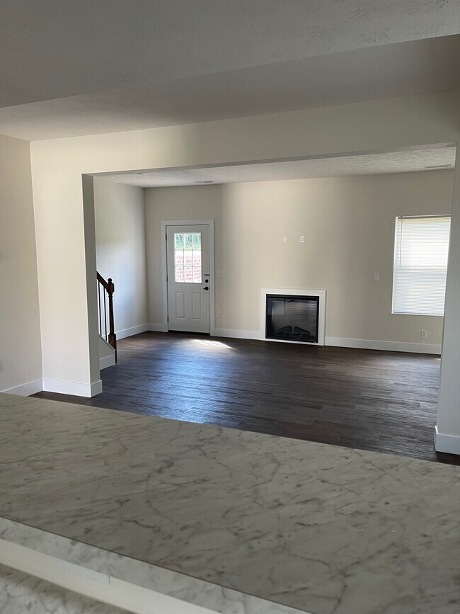 Foto del edificio - 4235 Otter Creek Dr