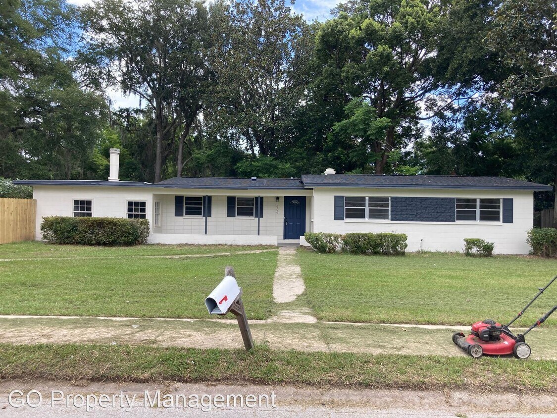 Primary Photo - 4 br, 2 bath House - 906 NE 19TH PL