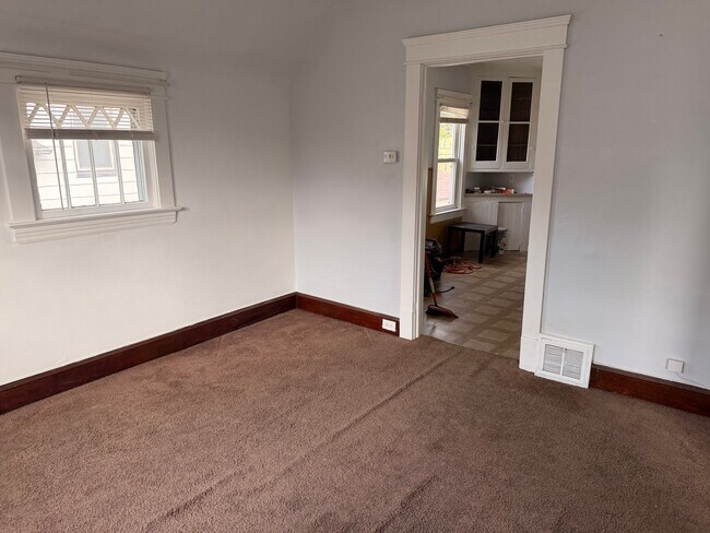 Foto del edificio - 4422 Bridgeview Ave