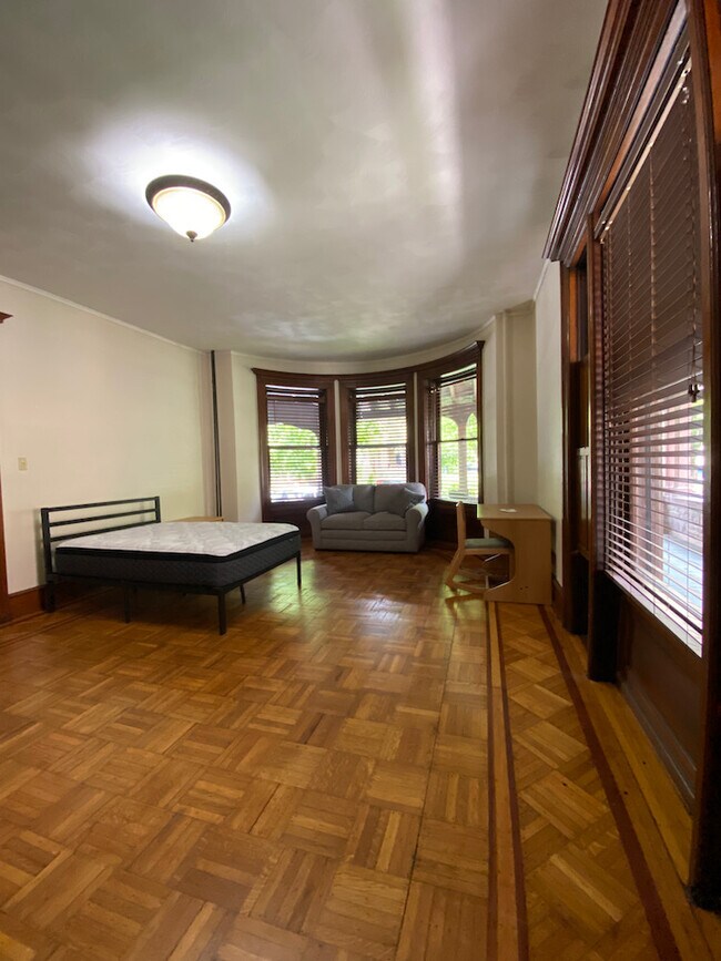 Foto del edificio - 1051 W 4th St