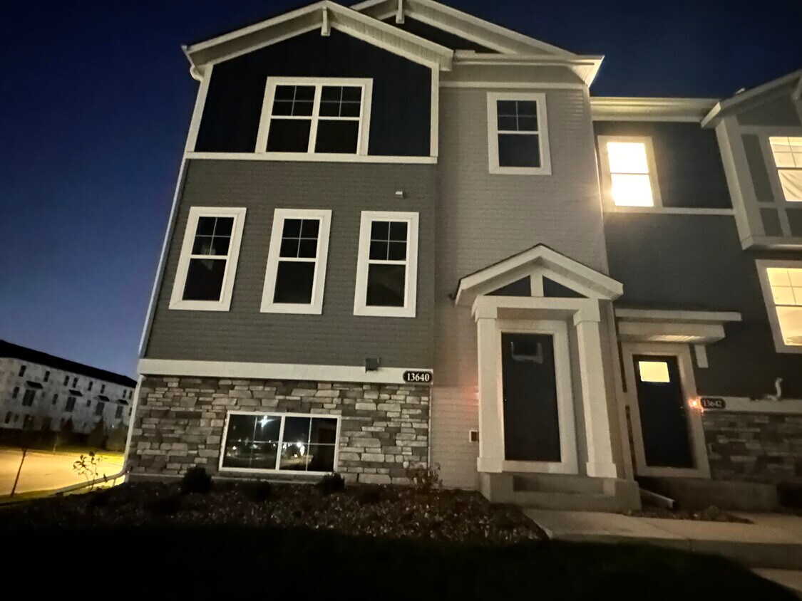 13640 Marsh View Trl, Rogers, MN 55374 Townhome Rentals in Rogers MN
