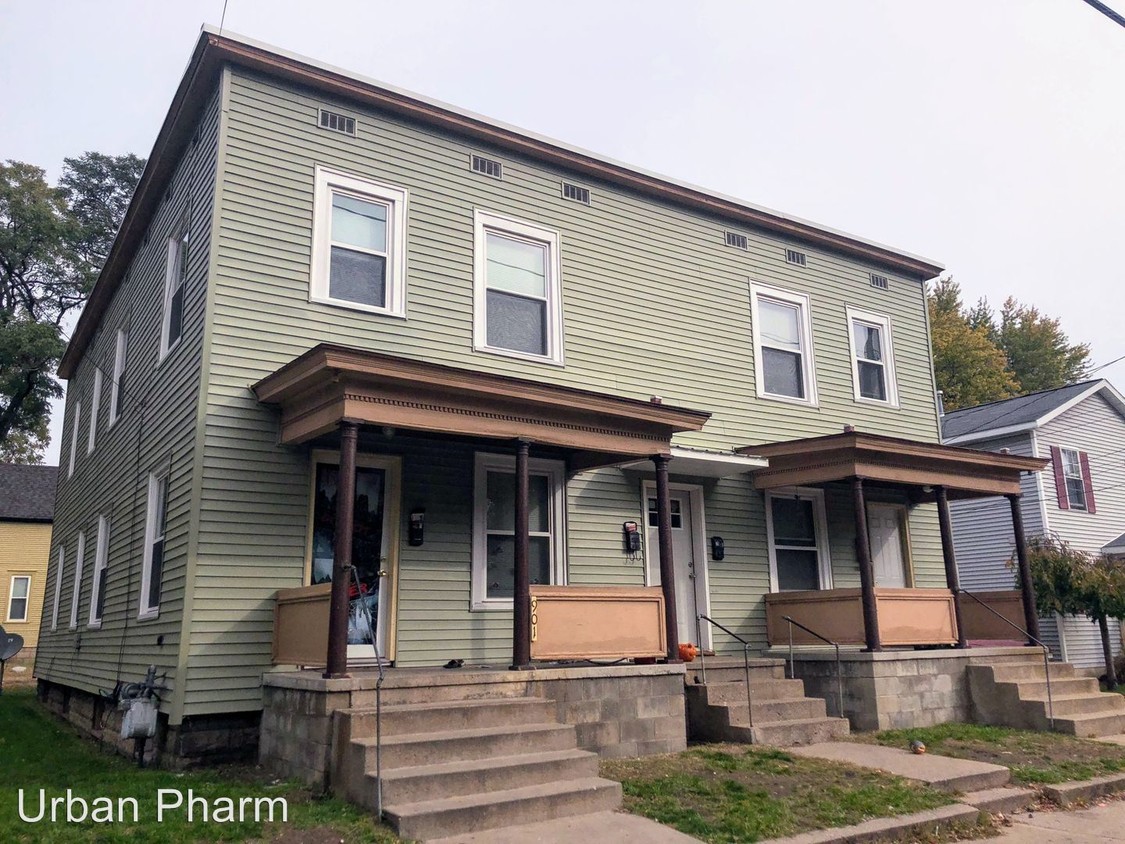 Primary Photo - 901 Logan St SE