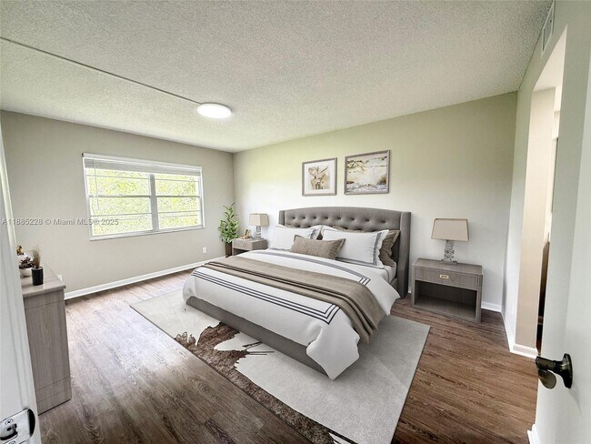 Foto del edificio - 901 SW 128th Ave