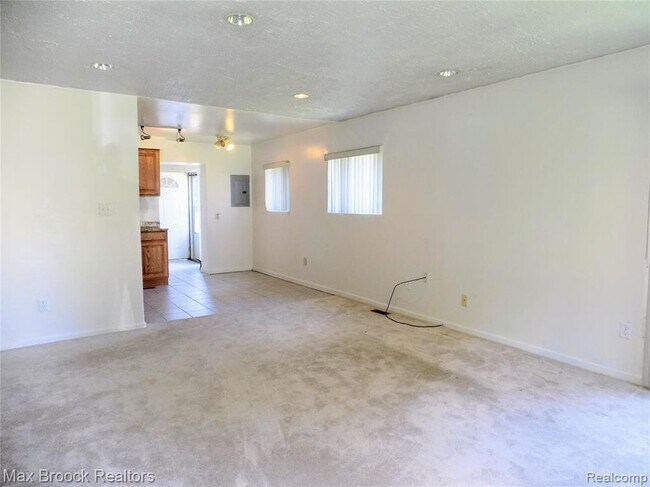 Building Photo - 28177 Fairfax St