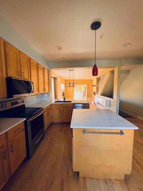 Foto del edificio - 1221 E Prospect Rd