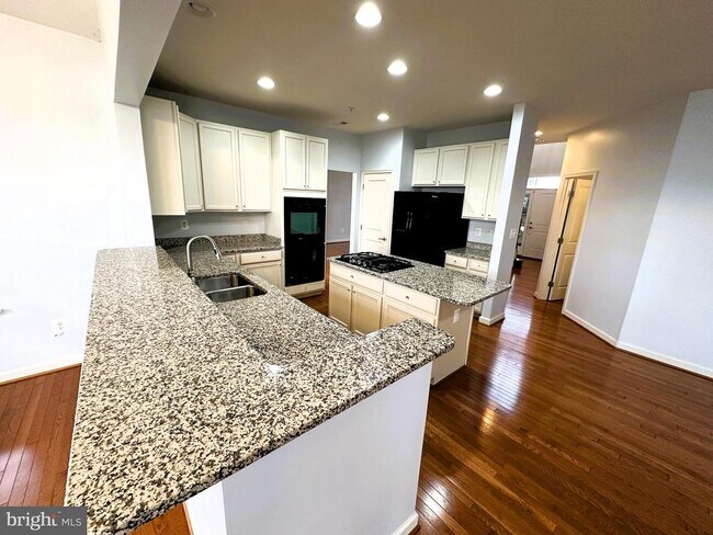 Building Photo - 7045 Sand Cherry Way