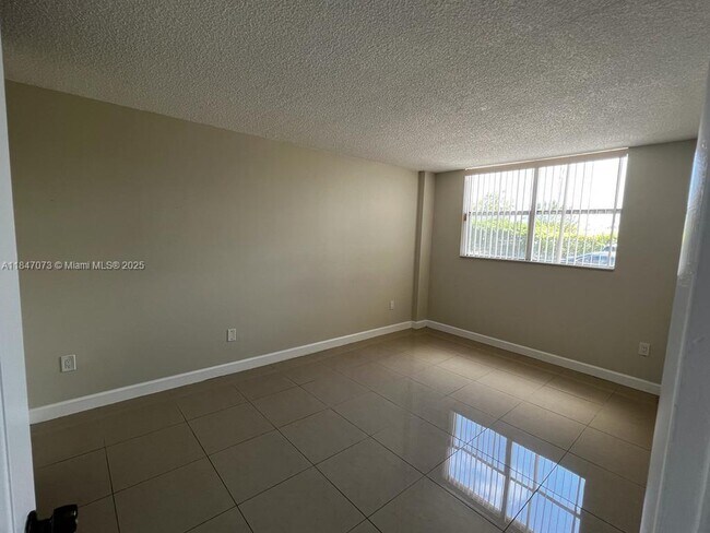 Foto del edificio - 16465 NE 22nd Ave