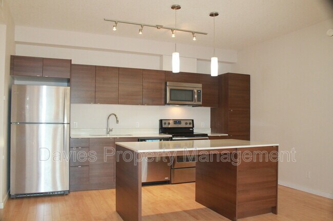 Photo du bâtiment - 9519-9160 160 Ave NW