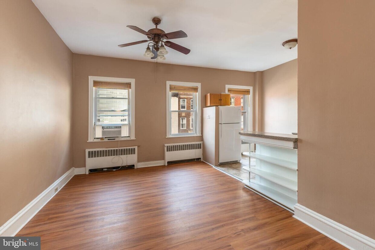 2032 Chestnut St Unit 3F, Philadelphia, PA 19103 Room for Rent in