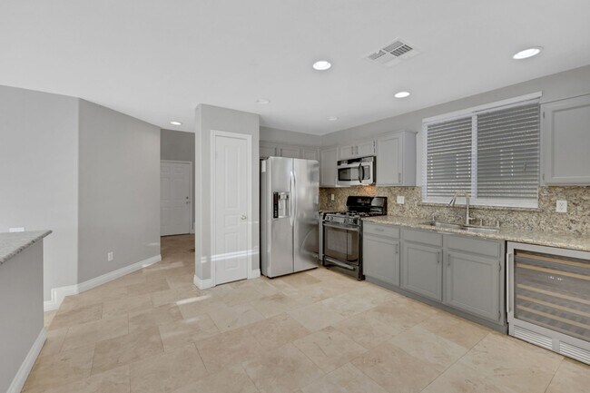 Building Photo - Four bedroom with Pool