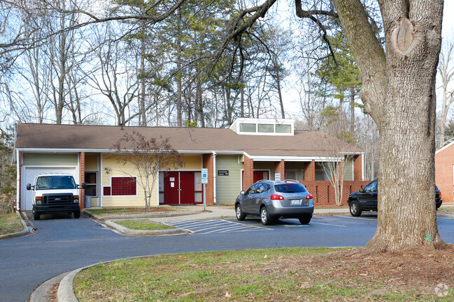 Building Photo - Cedar Knoll