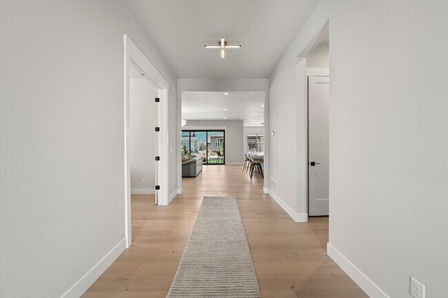 Foto del edificio - 3354 Crest Hollow View