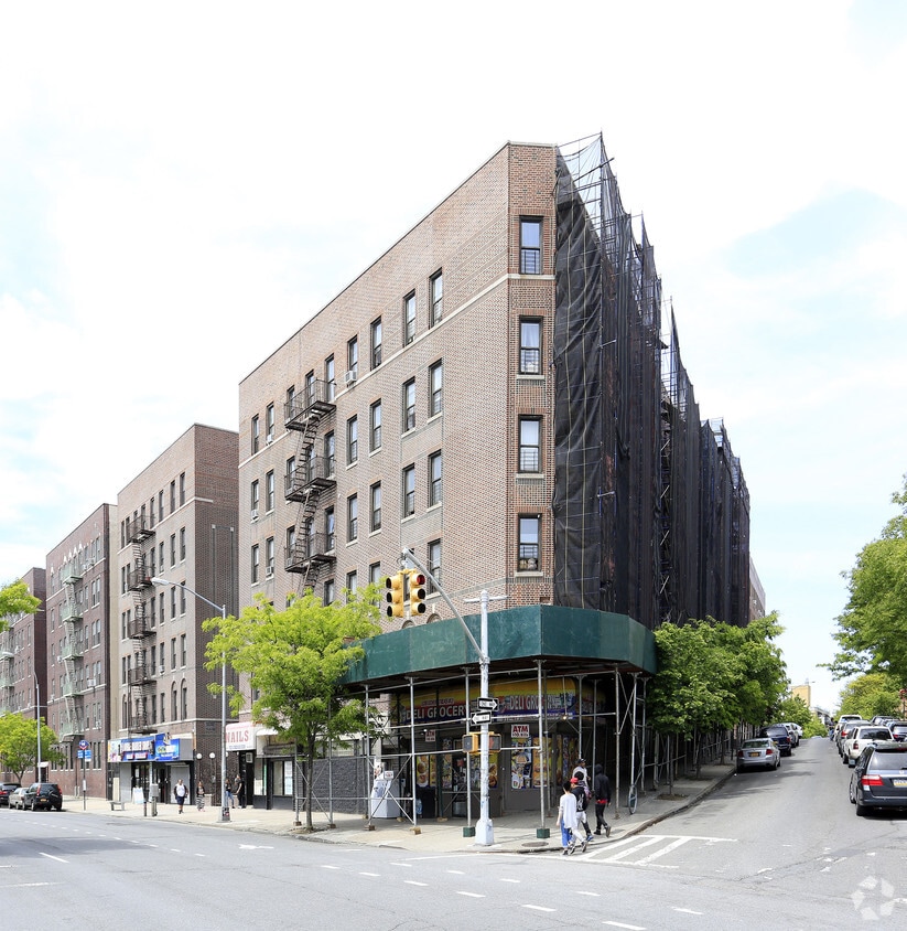 Foto principal - 1683-1689 Dr Martin L King Jr Blvd