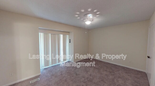 Foto del edificio - 317 Lamplighter Cir