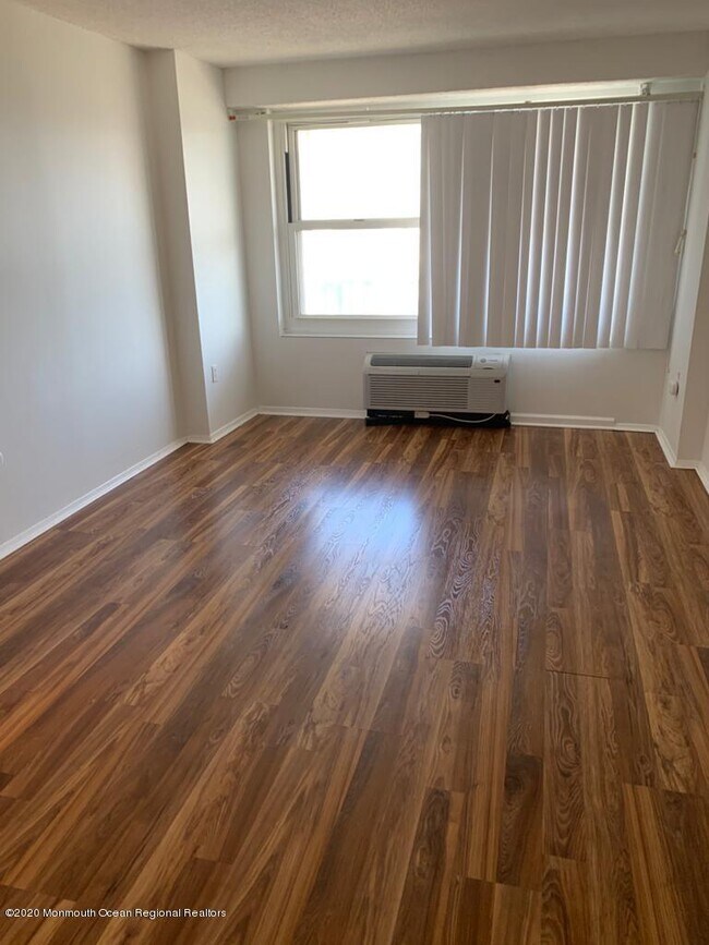 Building Photo - 480 Ocean Ave