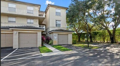 Building Photo - 2100 Greenview Shores Blvd