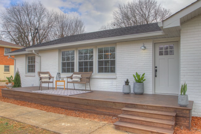 Photo - 131 McBratney Dr House