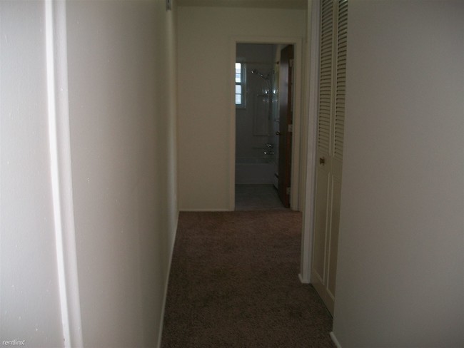 Foto del edificio - 2 br, 1 bath Apartment - Orchard Manor