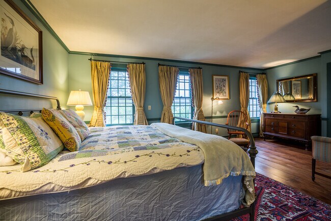 Building Photo - 6BR- 815