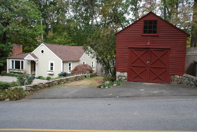 Building Photo - 78 Old Kings Hwy