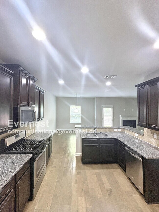 Foto del edificio - 195 Wellstone Pl
