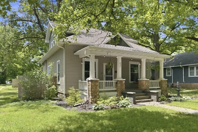 Foto del edificio - 837 S Kentwood Ave