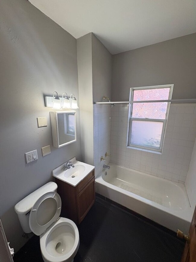 Foto del edificio - 2 Bedroom  1 Bathroom single family home in Peoria, IL