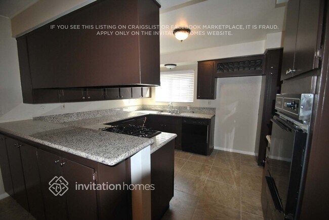 Foto del edificio - 23637 Canerwell St