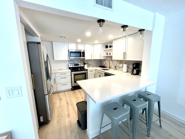 Building Photo - 12352 Westhampton Cir