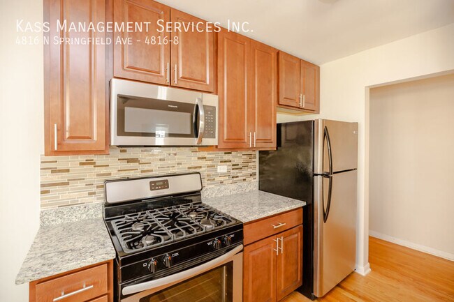 Foto del edificio - 4816 N Springfield Ave