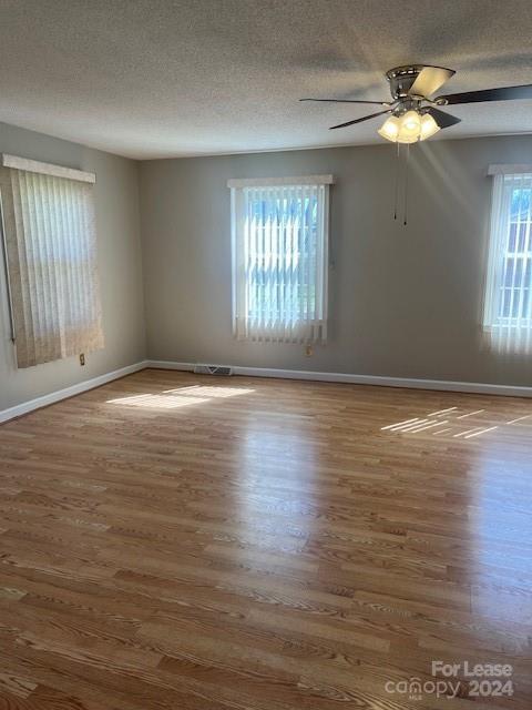 Building Photo - 137 W Meadowview Dr