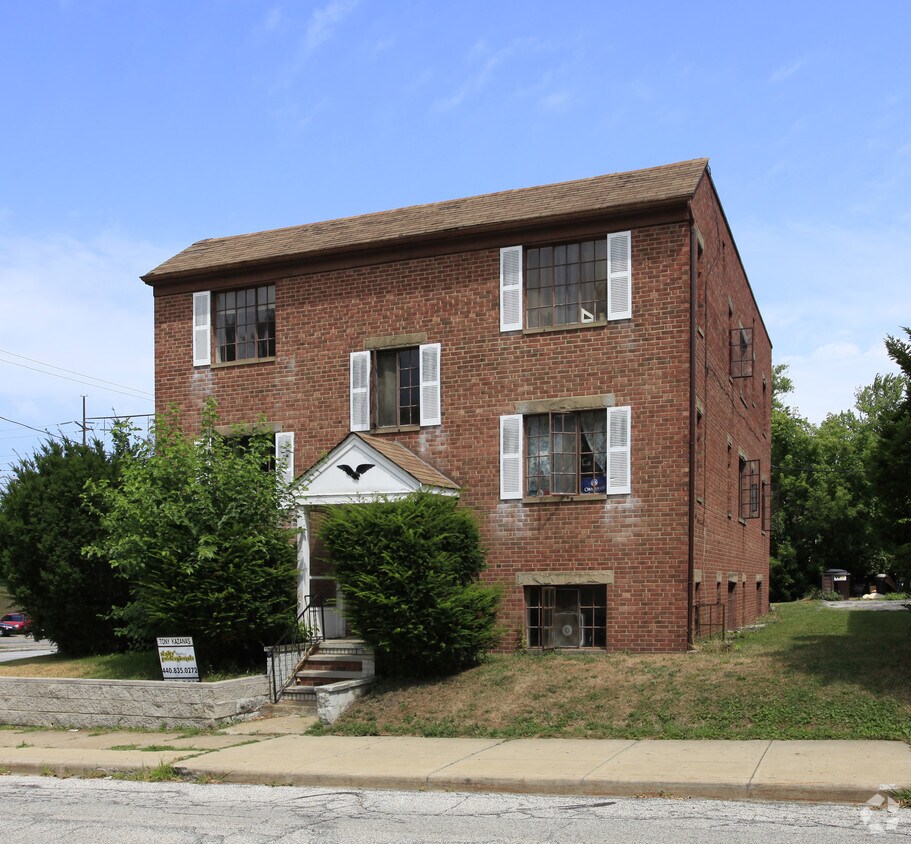Primary Photo - 17850 Northwood Ave