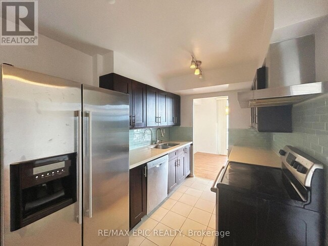 Building Photo - 350 Seneca Hill Dr