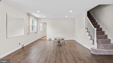 Building Photo - 221 Fitzwilliams Rd
