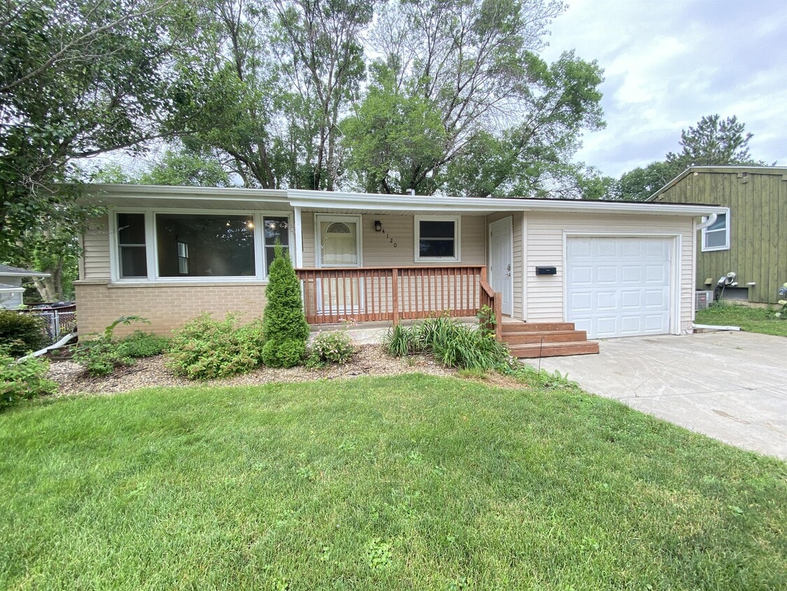 Primary Photo - 4120 5th Pl NW