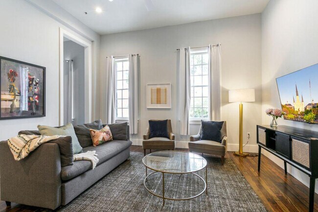 Foto del edificio - 1430 St Charles Ave