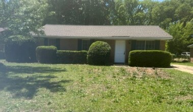 Building Photo - 217 Townsend Dr