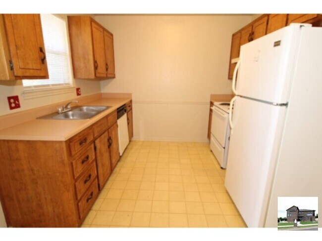 Building Photo - 208 Sorrell Dr