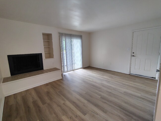 Foto del edificio - 600 Reusens Rd