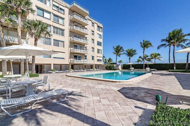 Foto del edificio - 170 N Ocean Blvd