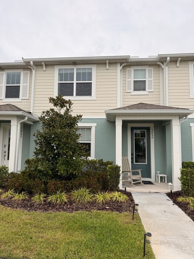 Foto del edificio - Elegant living in a vibrant, strategically located community—your perfect place to call home.