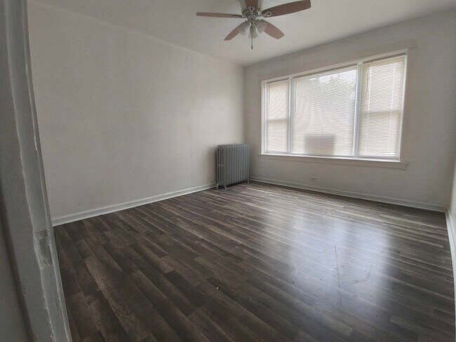 Foto del edificio - 2542 W 64th St