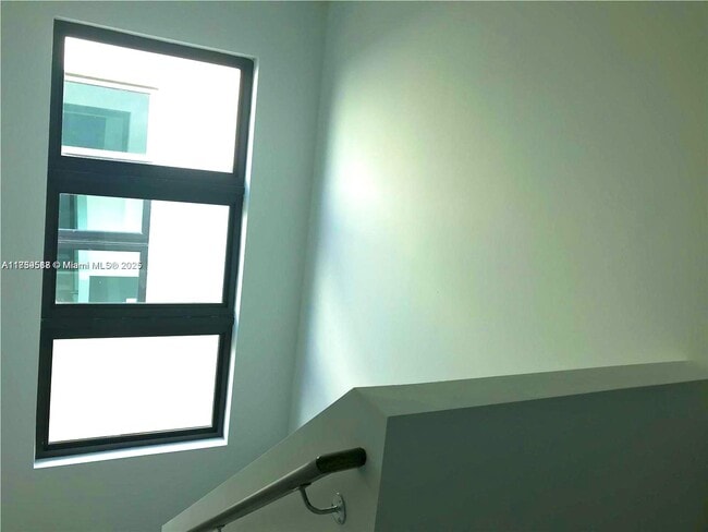 Foto del edificio - 4370 E 10th Ave