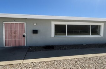 Building Photo - 718 W Wilson Ave