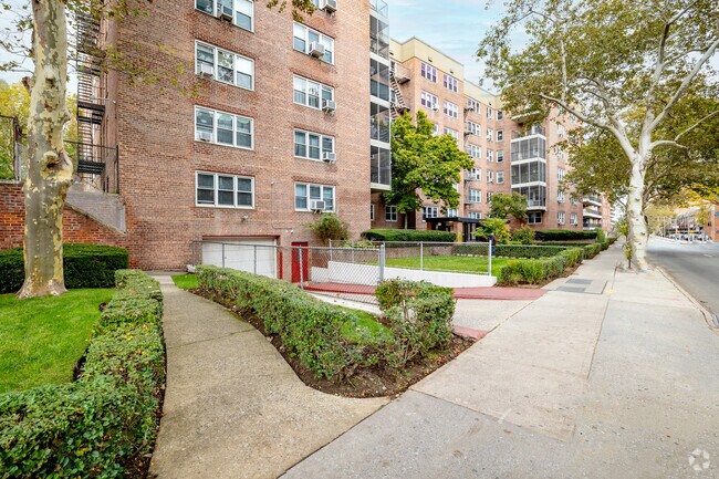 Foto del edificio - 9231 57th Ave